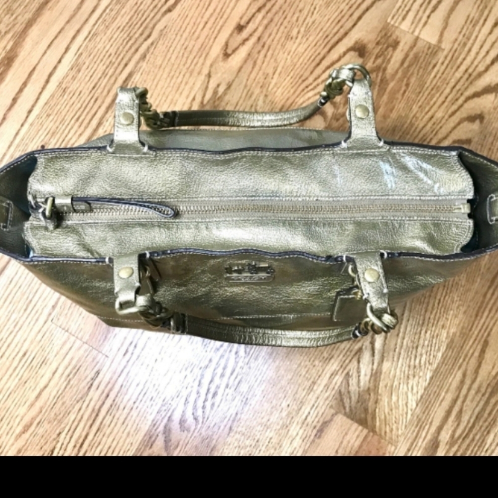 Coach Madison Gold Metallic Tote Blue Satin Lining And Charms Key Chain - Picture 8 of 12